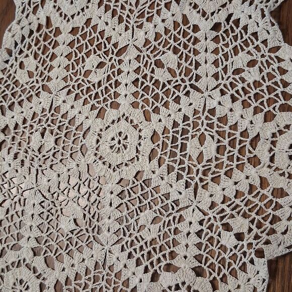 Set Of 3 Elegant unique shape Crochet doilies in white, & ecru - Picture 3 of 13